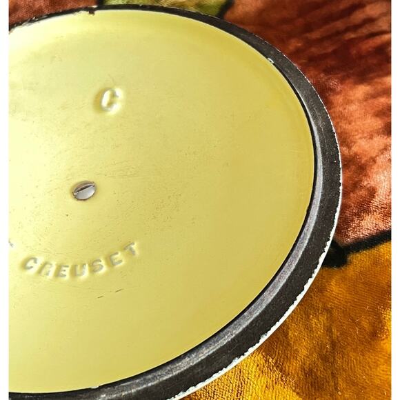 Vintage Le Creuset Elysees Pale Yellow 2.5 QT Dutch Oven LID ONLY Square Knob #C - Picture 10 of 10